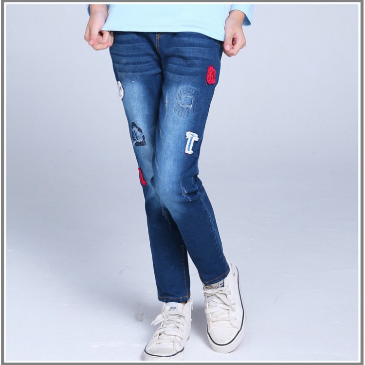 Letter patch ankle jeans